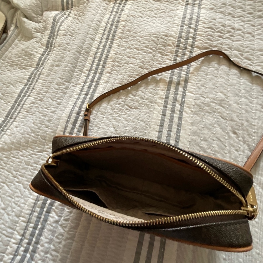 Michael Kors Crossbody - Picture 3 of 5